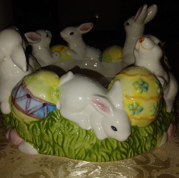 Beautiful Rabbit Centerpiece - Picture 3 of 4